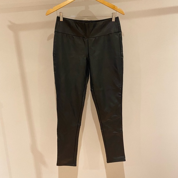 Kendall & Kylie Women's black Faux Leather Leggings Pants Size medium. - Picture 2 of 11